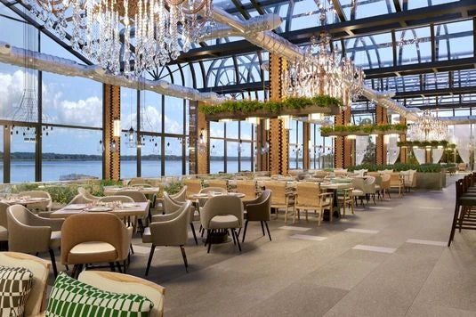 mosca em restaurante