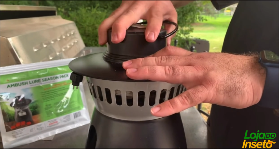 Load video: how to apply Kit to eliminate mosquitoes outside
